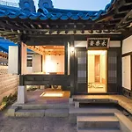 Seochon Youngrakjae Hanok