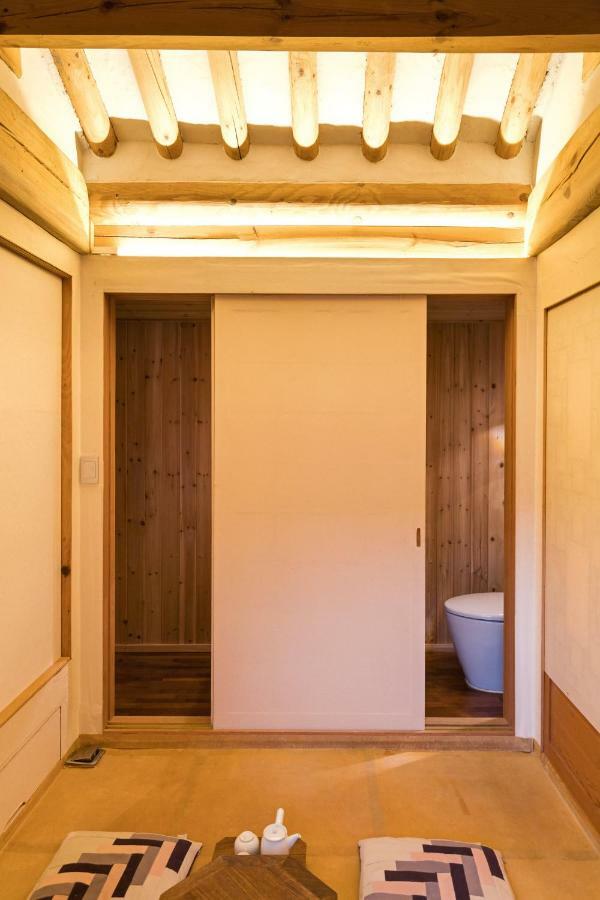 Seochon Youngrakjae Hanok Guest house