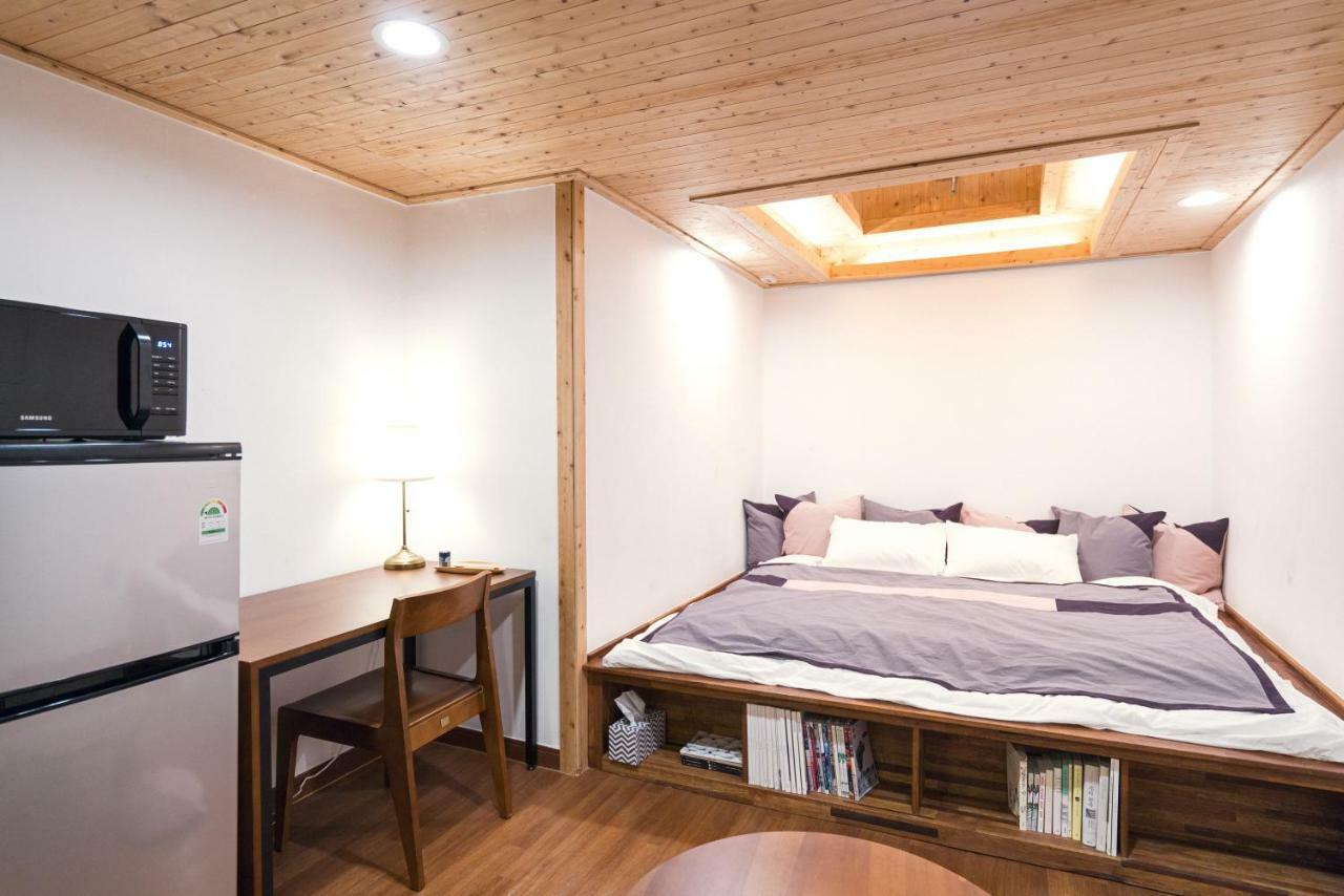 Seochon Youngrakjae Hanok Guest house Seoul