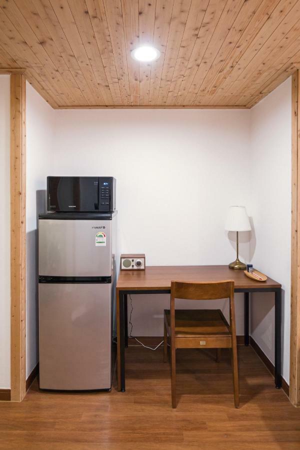 Seochon Youngrakjae Hanok Guest house Seoul